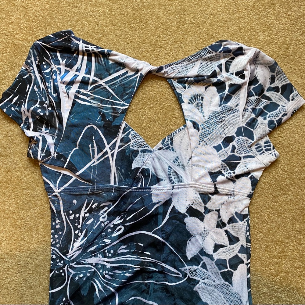 Patterned Wrap Top - Picture 8 of 11